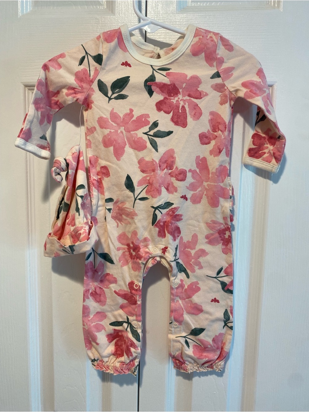 NWOT Burt's Bees Baby Pink Floral Long-Sleeve One-Piece with Hat